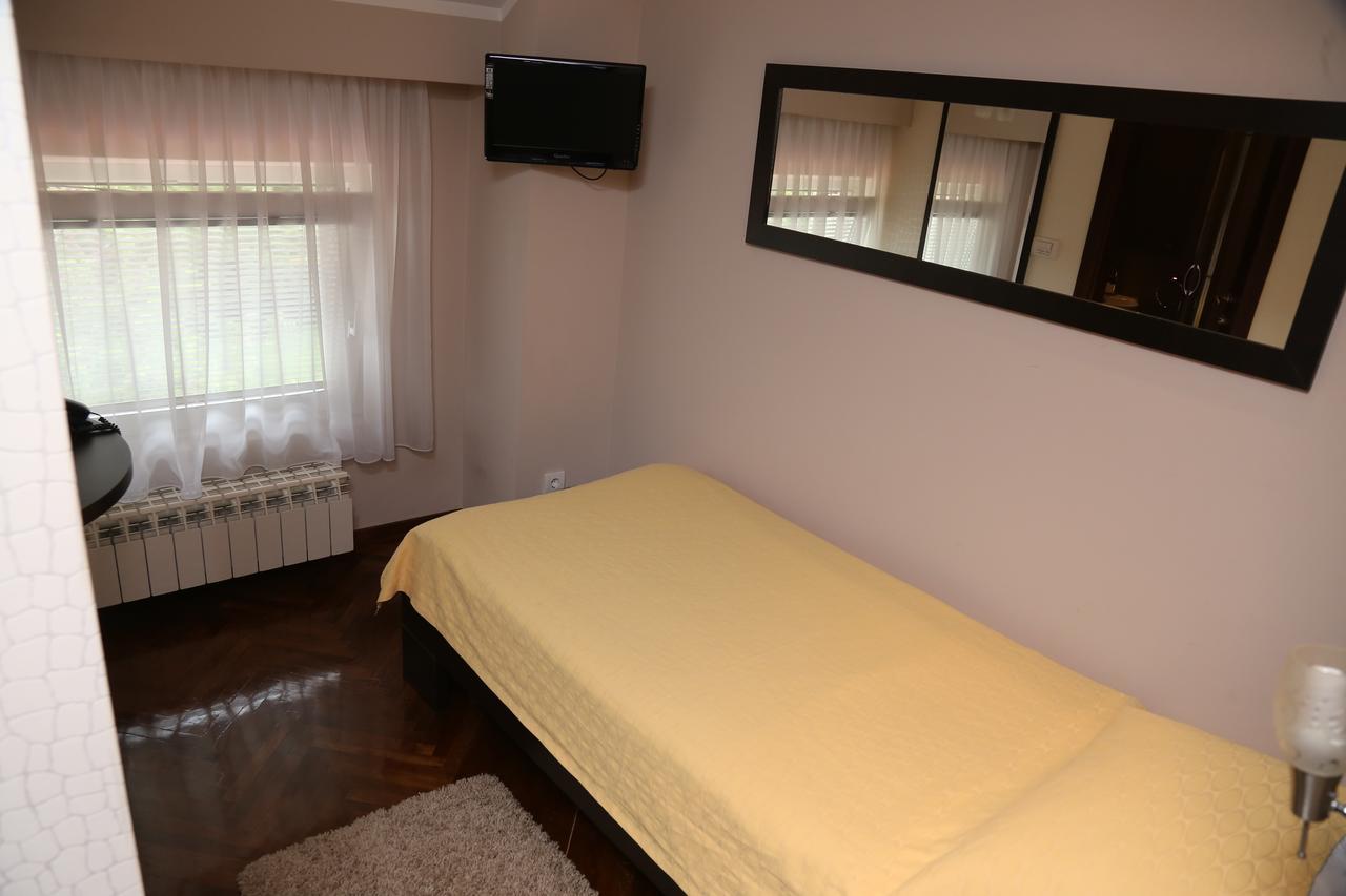 B&B Park Sremcica Dış mekan fotoğraf