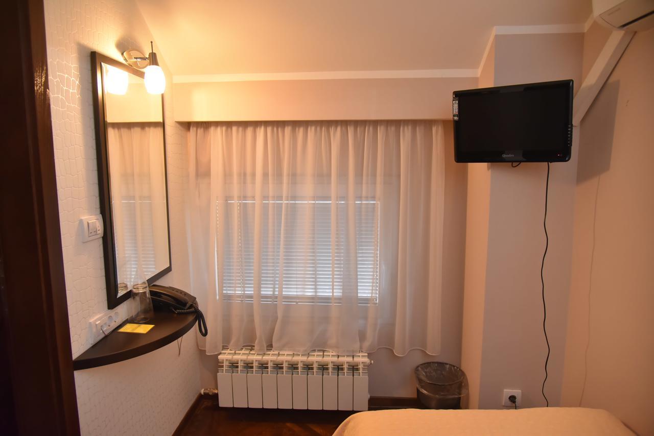 B&B Park Sremcica Dış mekan fotoğraf